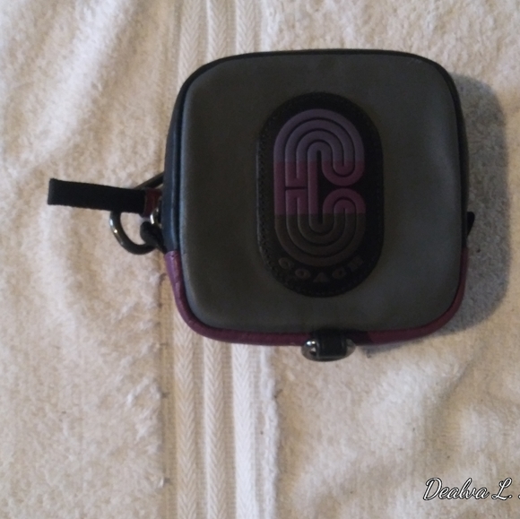 Coach Pouch - Picture 2 of 10